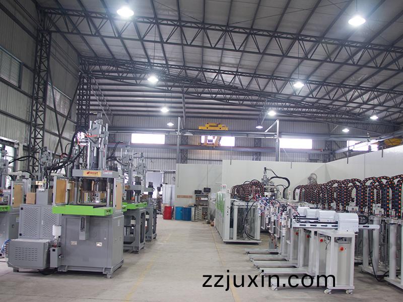 大型液態硅橡膠設備生產車間